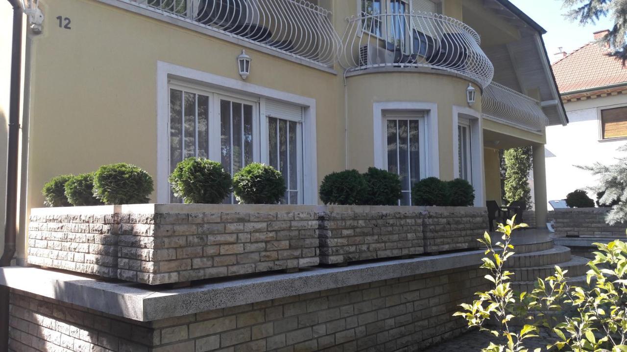Pero Panzio Bed & Breakfast Debrecen Exterior photo